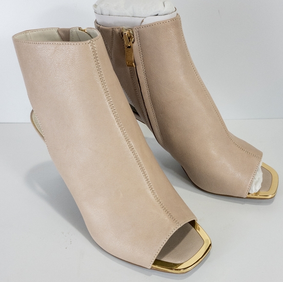 DKNY Boston Leather Sandal Vanilla -6.5 - Picture 6 of 8